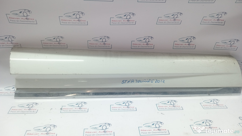 Bandou usa stanga fata Volkswagen Touareg 2012