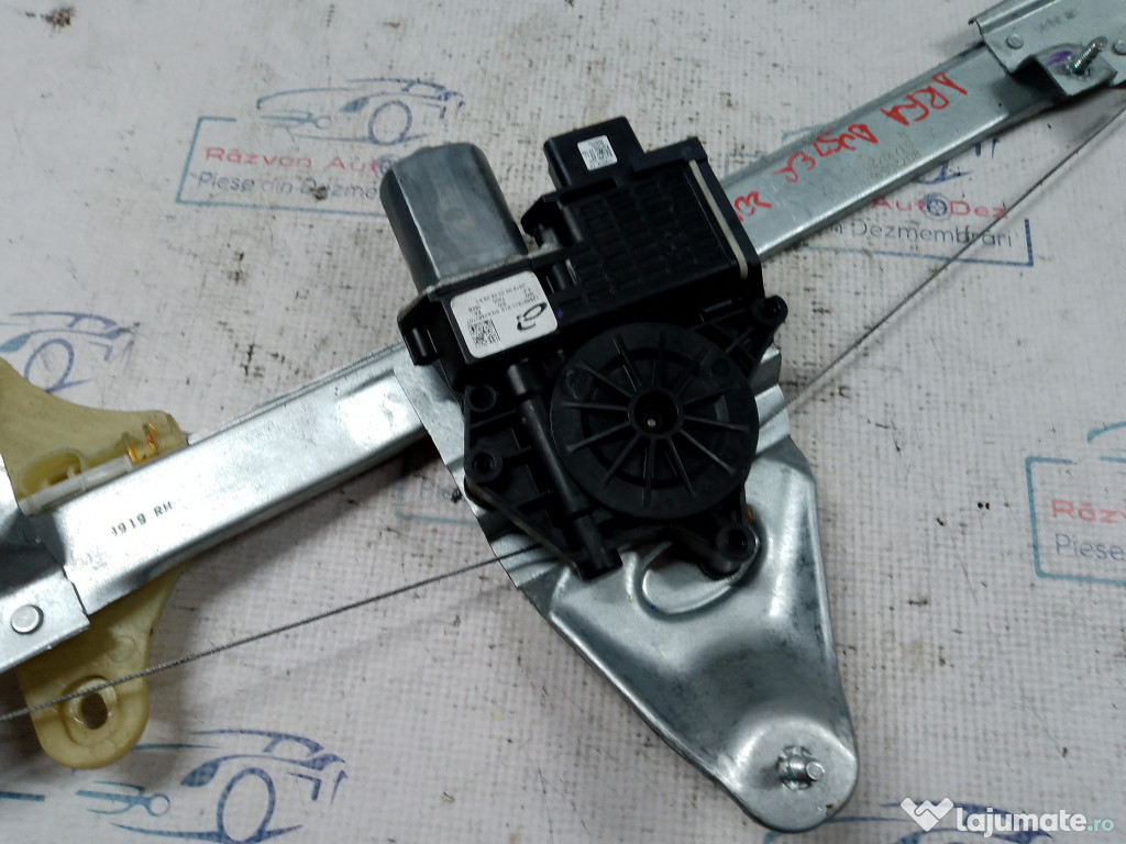 Macara geam dreapta fata Dacia Duster 2019