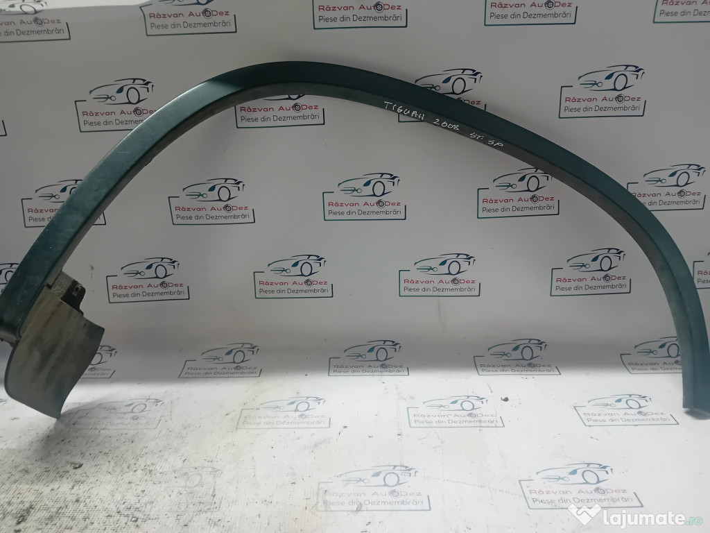 Bandou aripa stanga spate Volkswagen Tiguan 2008