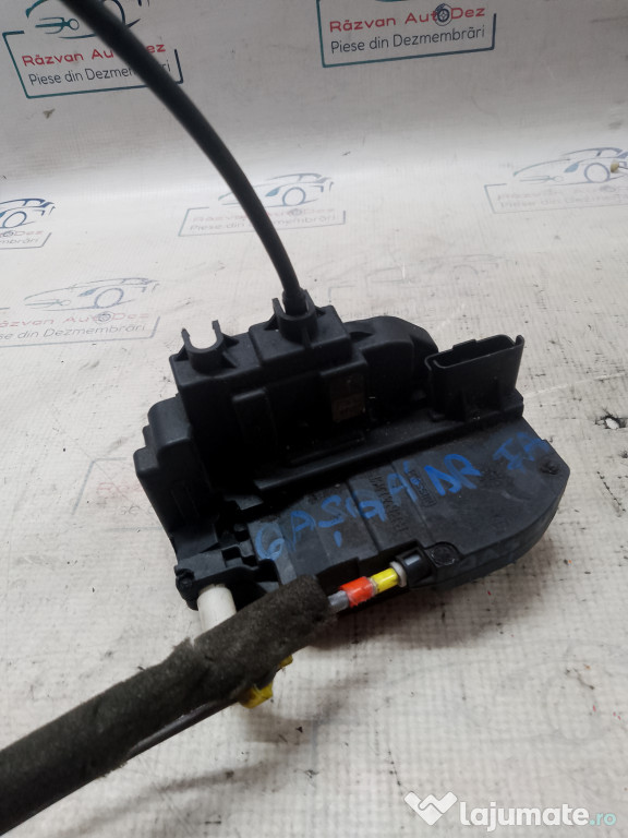 Broasca dreapta fata Nissan Qashqai 2011