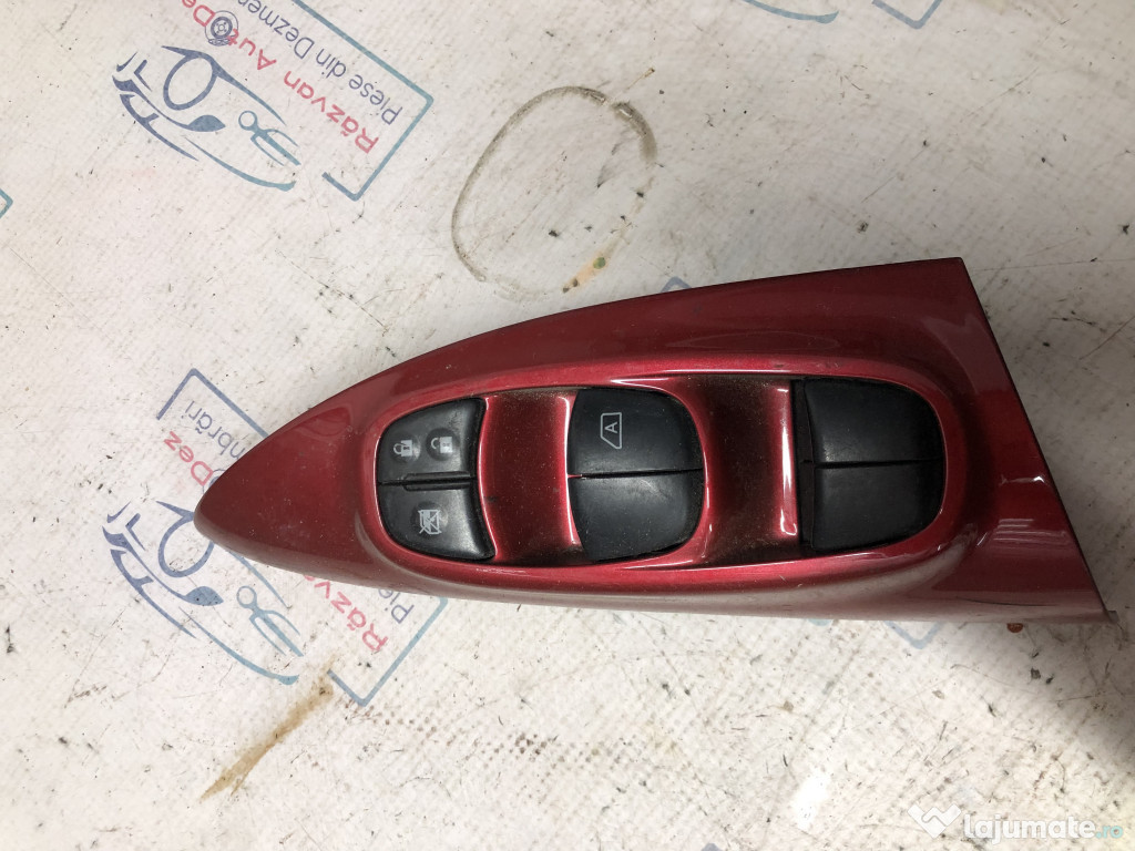 Butoane geamuri electrice Nissan Juke 2011