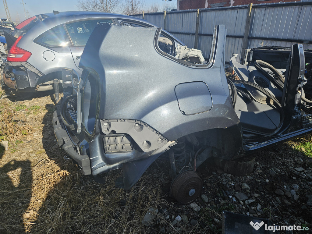 Aripa Dreapta Spate Dacia Duster 2017