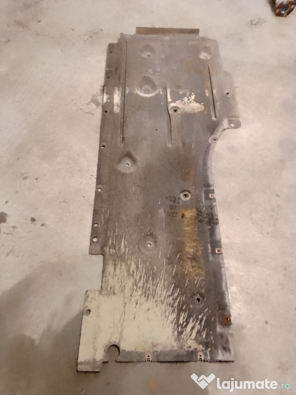 Scut lateral stanga BMW X1 2.0 Motorina 2010