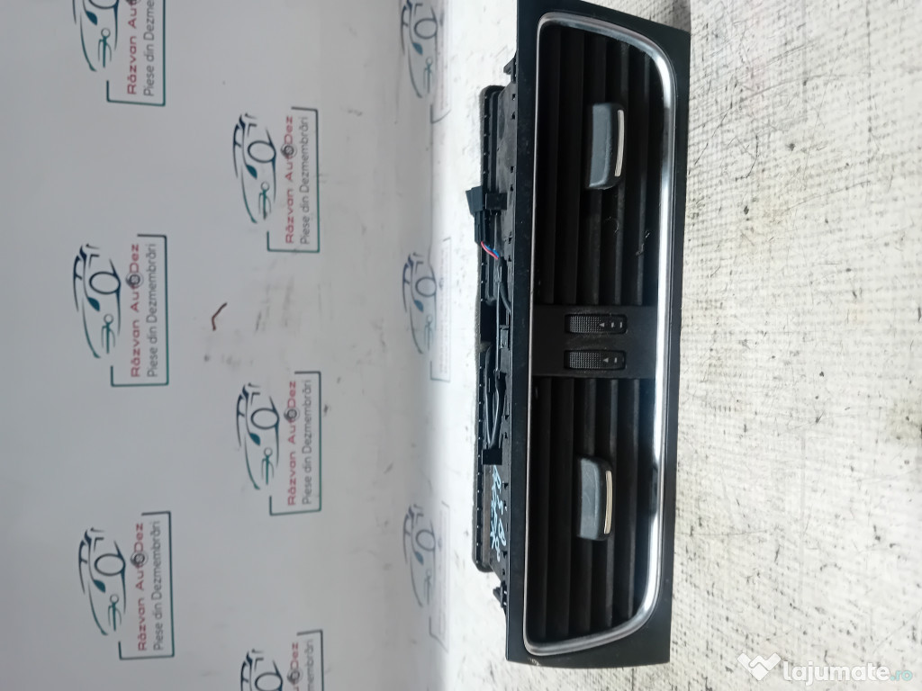 Grila ventilatie centrala Audi A4 B8 Break 2010