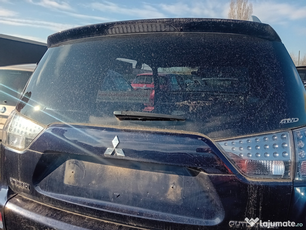 Hayon Mitsubishi Outlander 2012