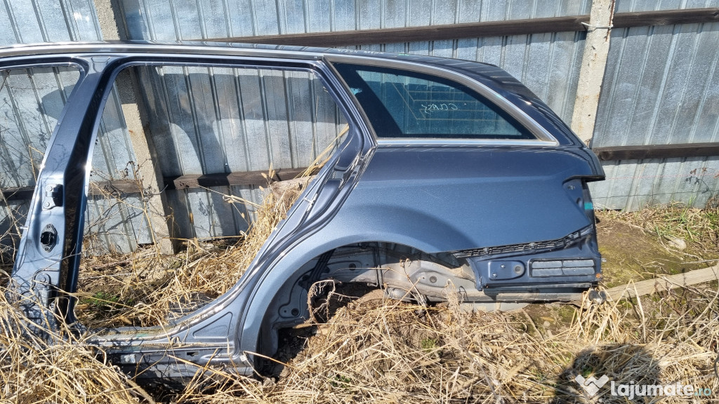 Aripa Stanga Spate Mercedes C-Class W204 2012