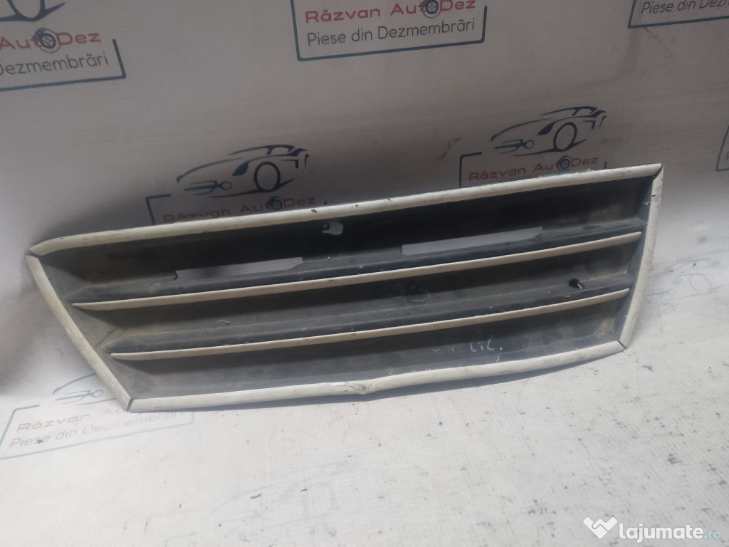 Grila proiector stanga Volkswagen Passat CC 2010