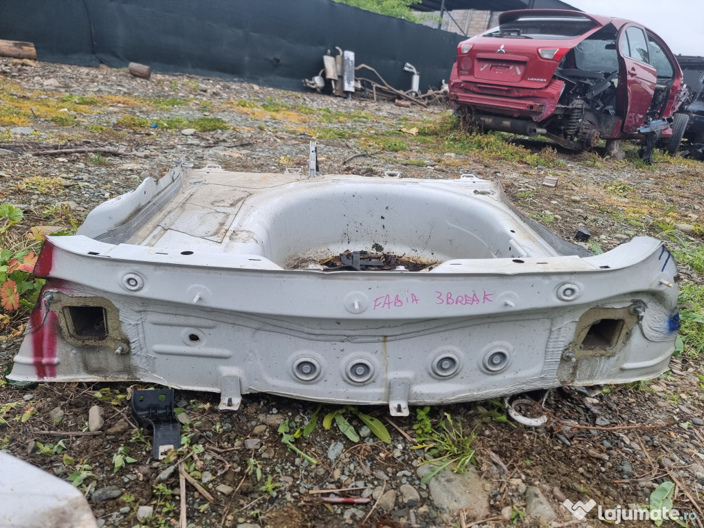 Fusta Tabla Spate Skoda Fabia 3 Hatchback 2015