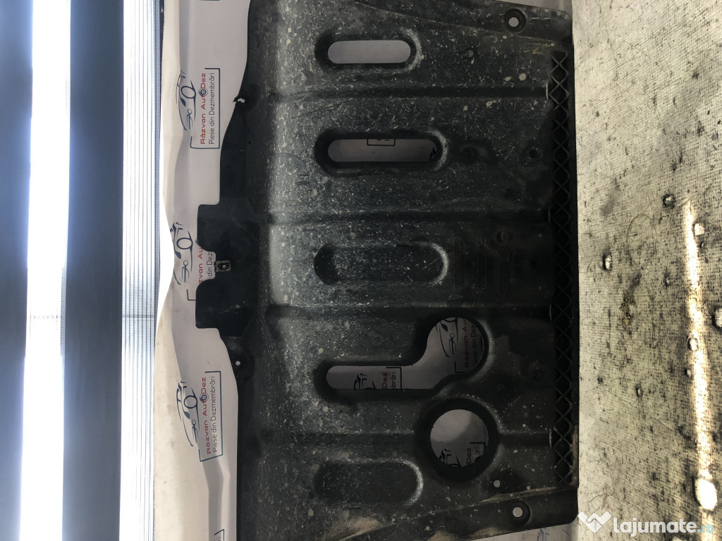 Suport plastic scut motor Dacia Duster 2013