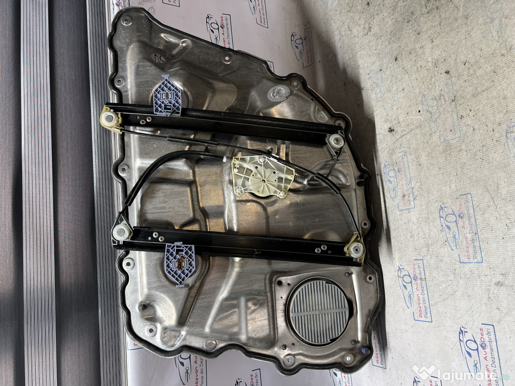 Macara geam stanga spate Audi A8 D3 2008
