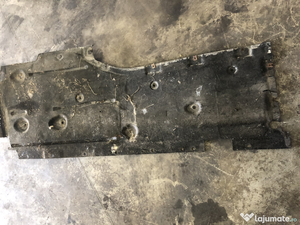 Scut lateral stanga BMW X1 2010