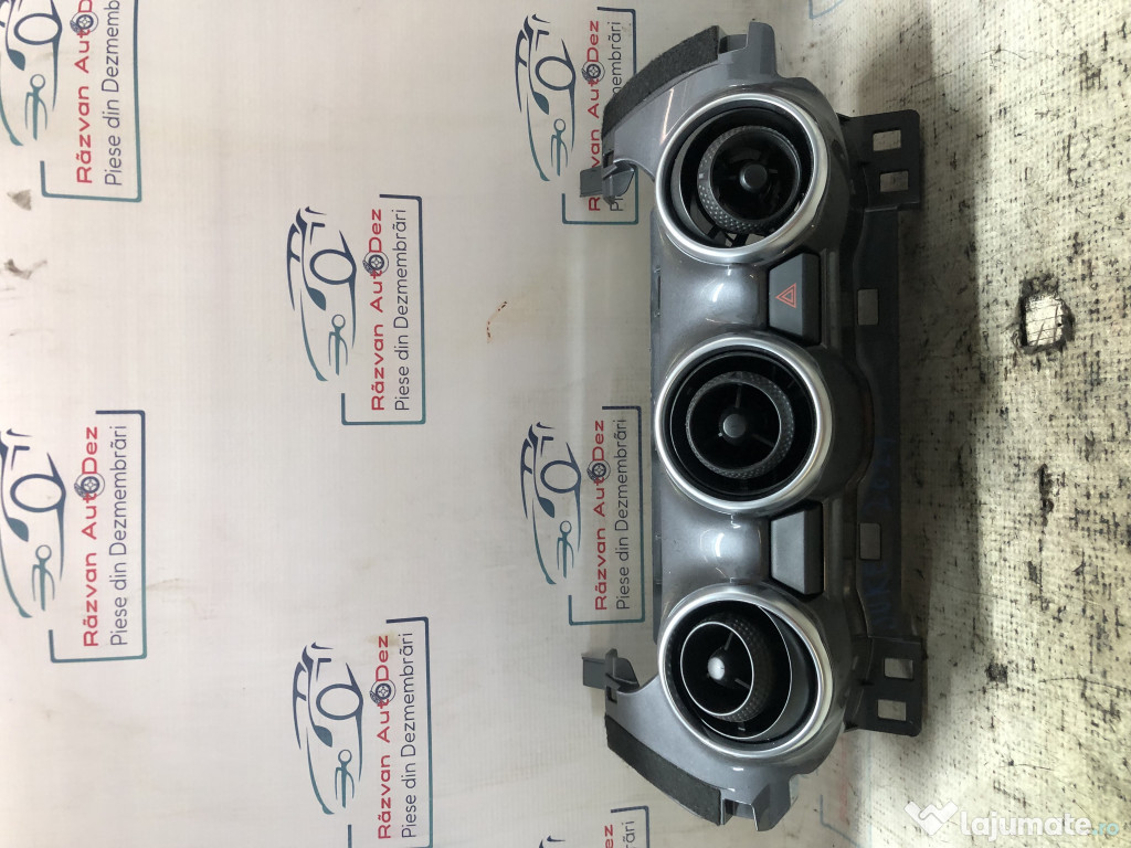 Grila ventilatie centrala Nissan Juke 2021