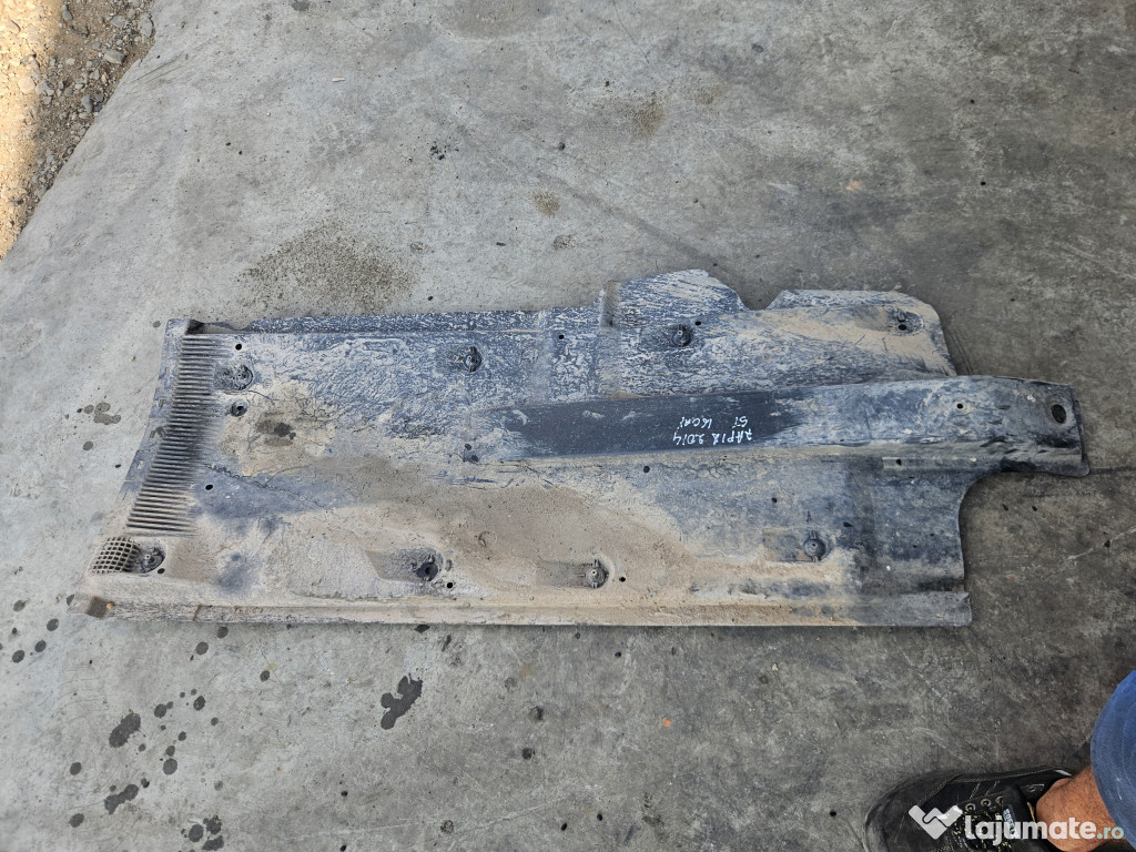 Scut lateral stanga Skoda RAPID 2012