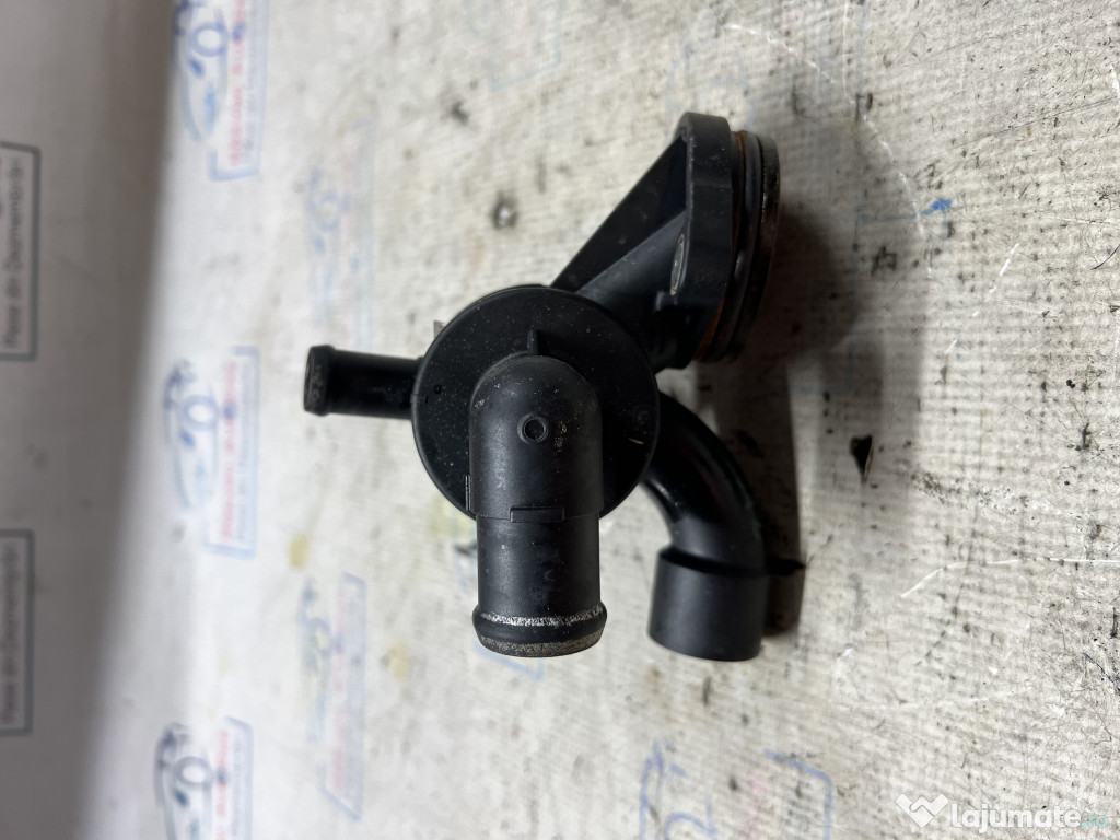 Carcasa termostat Volkswagen Touran 2.0 Motorina 2012