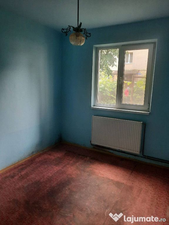 Apartament cu 2 camere, semidecomandat - zona Tractorul