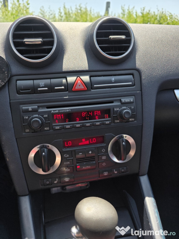 Audi A3 1.6 i benzina Automat