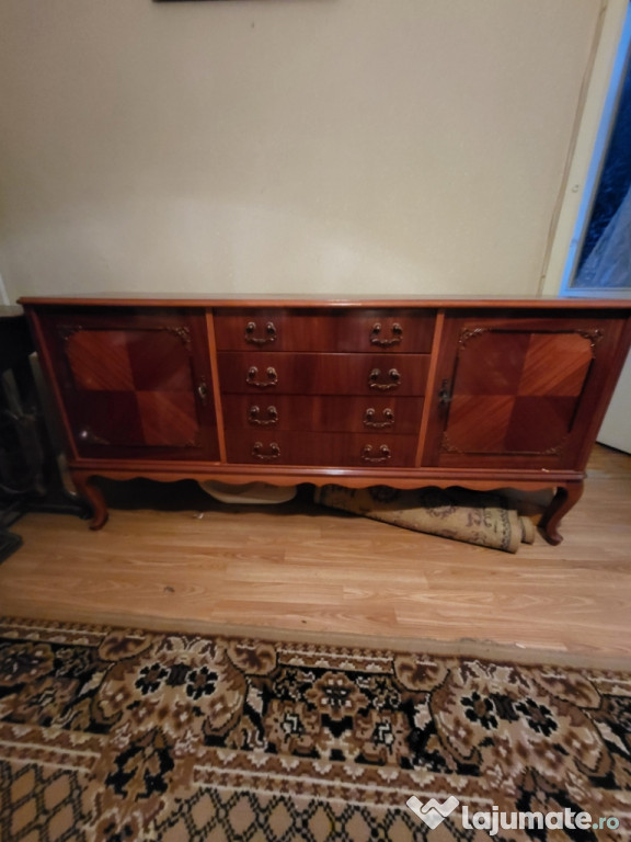 Comoda vintage din lemn