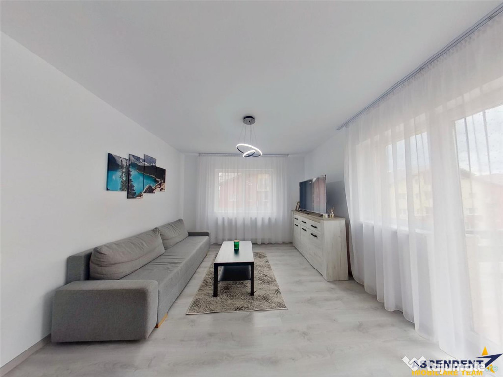 Tur Virtual!Decomandat,regim vila,2 balcoane,parcare rezerva