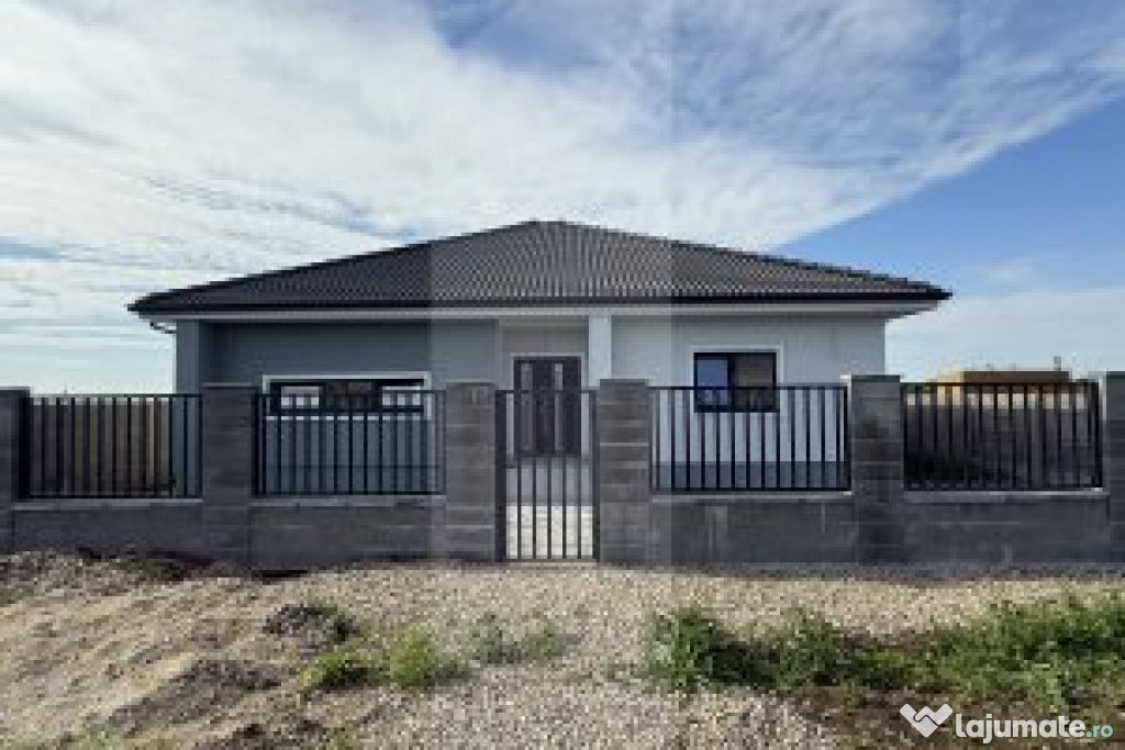 Casă de vânzare în Săcălaz într-o zonă liniștită
