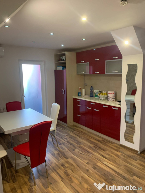 Vând Apartament cu 3 camere de tip Pb mare