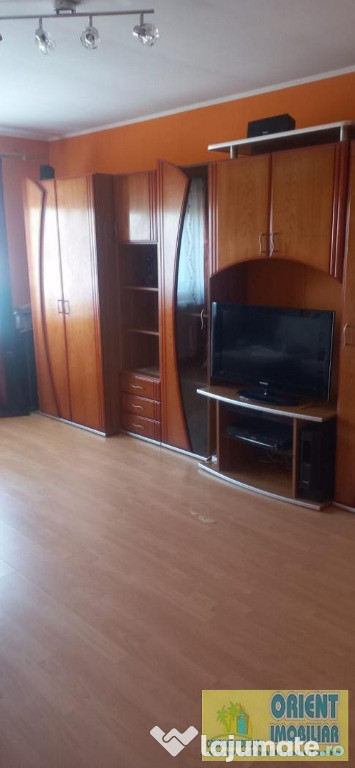 Anda, Aurel Vlaicu, 2 camere, decomandat, gaze, mobilat