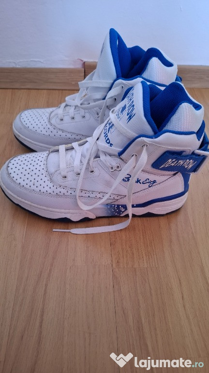Sneakersi inalti