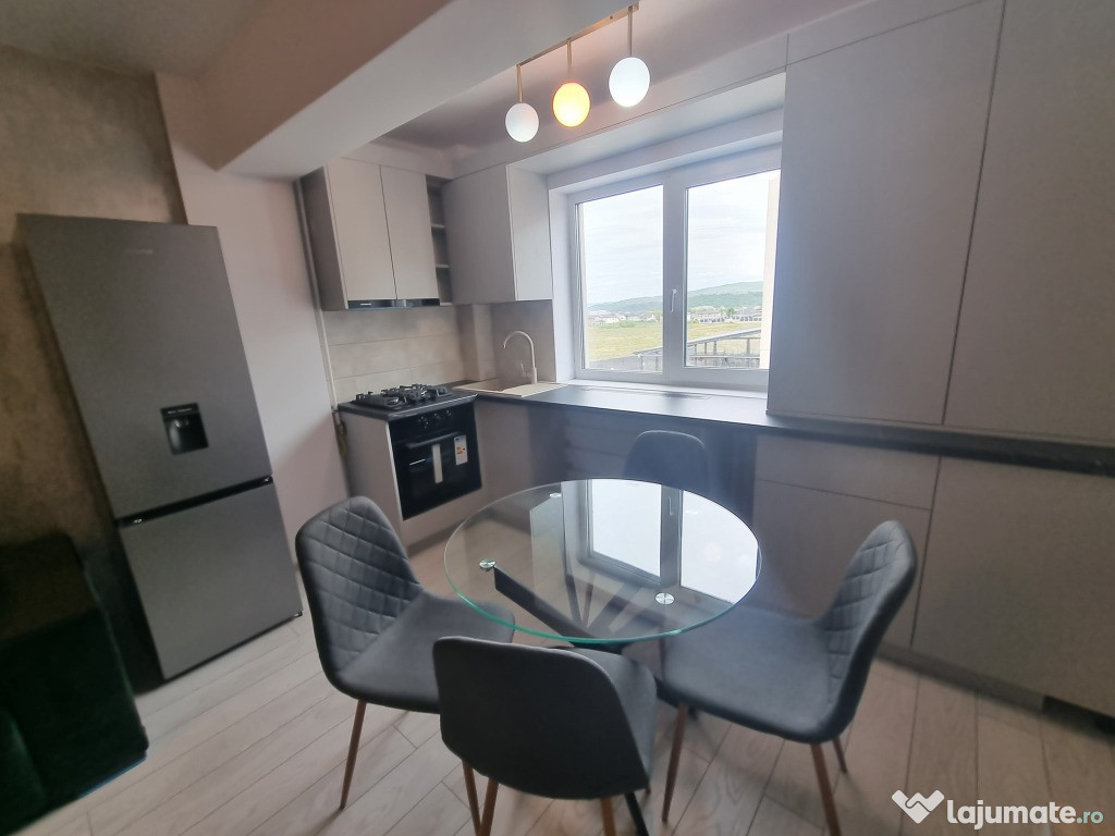 Apartament nou, 2 camere, parcare privată