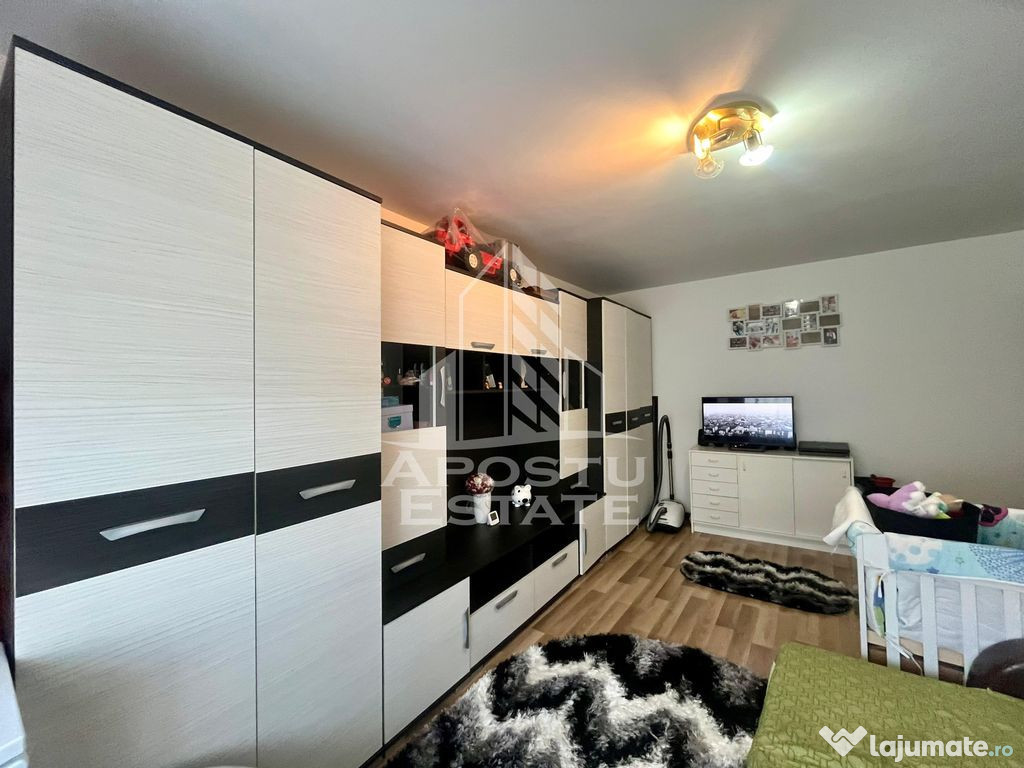 Apartament 2 camere,etaj intermediar,centrala proprie,zon...
