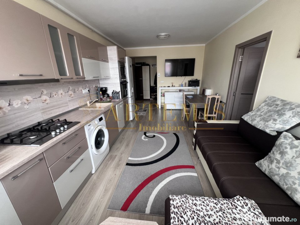 Apartament de 2 camere, decomandat, 50 mp, zona Petrom.