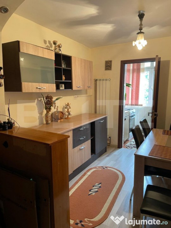 Apartament 2 camere decomandat, etaj 1, zona 23 August