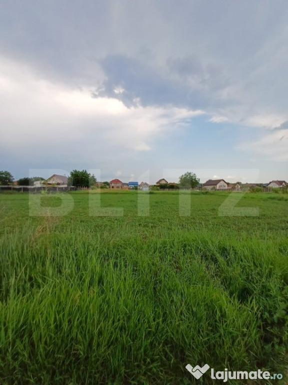Teren extravilan, de vanzare,2 loturi fiecare 600 mp, in zon
