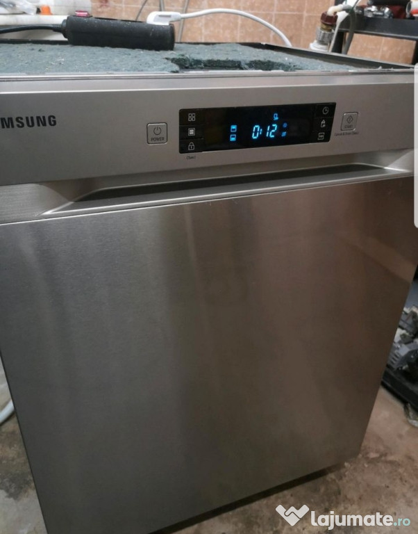 Mașină de spălat vase Samsung cu sertar pentru tacâmuri și față din
