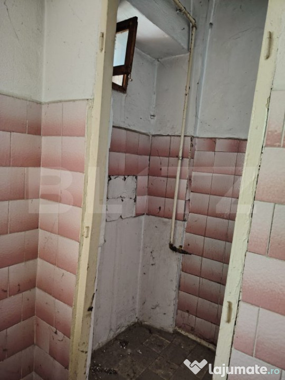 Apartament trei camere decomandat