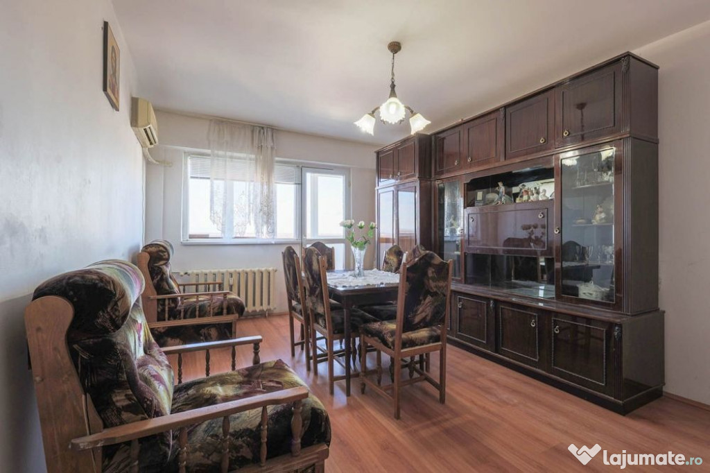 Proprietar vand apartament decomandat 3 camere -70MP- utili Aradul Nou