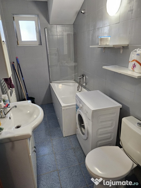 Inchiriez apartament 3 camere Floresti