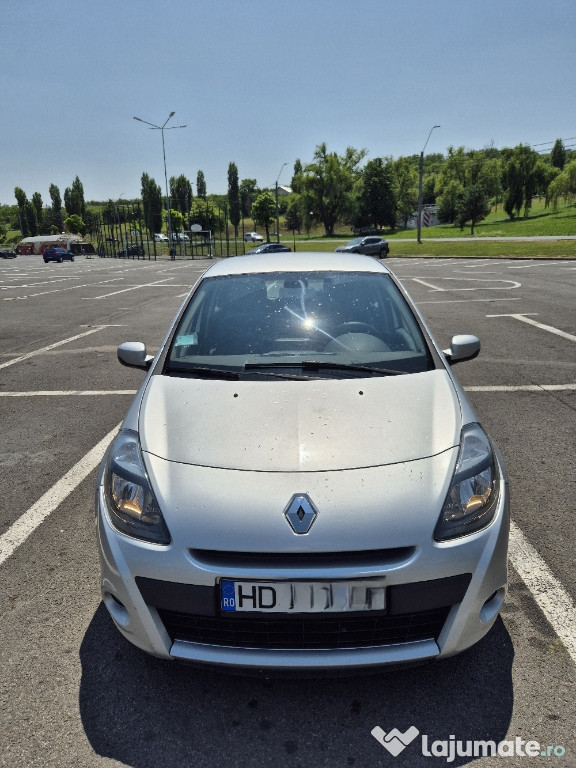 Vând Renault clio 3 2011