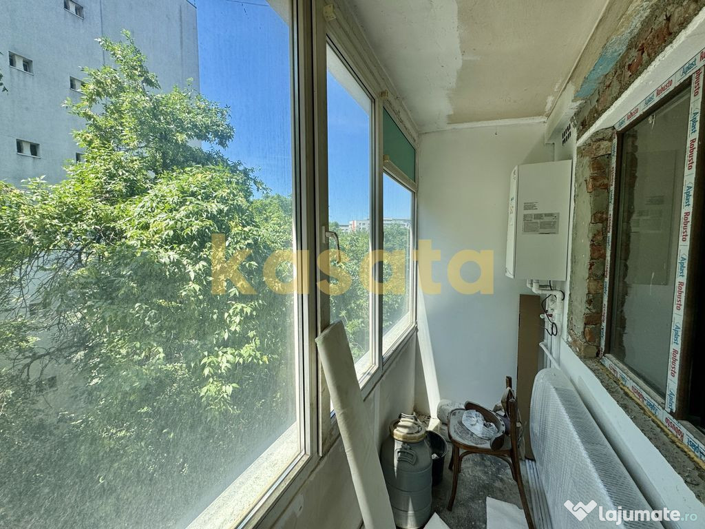 Pentru renovat - vanzare 2 camere la 200 de metri de stat...