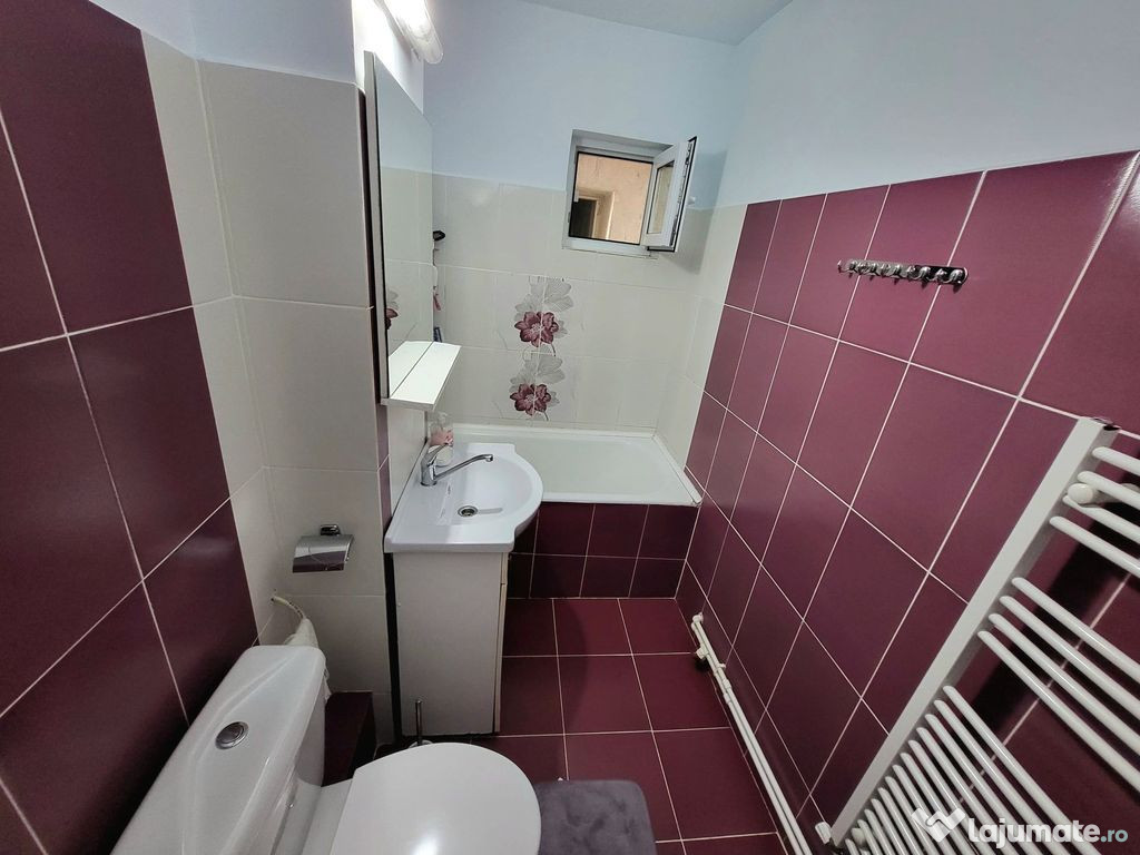 Apartament 3 camere ,Micro 20,et 2