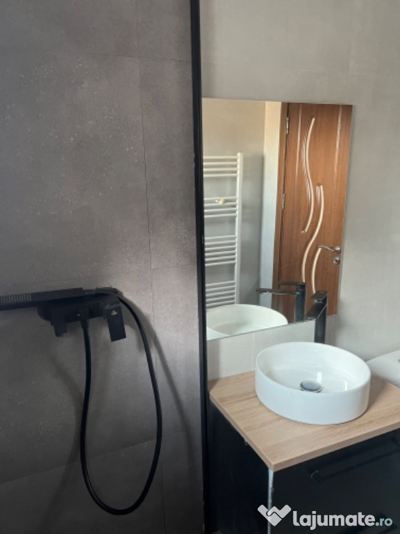 Apartament cu 3 camere zona Niela