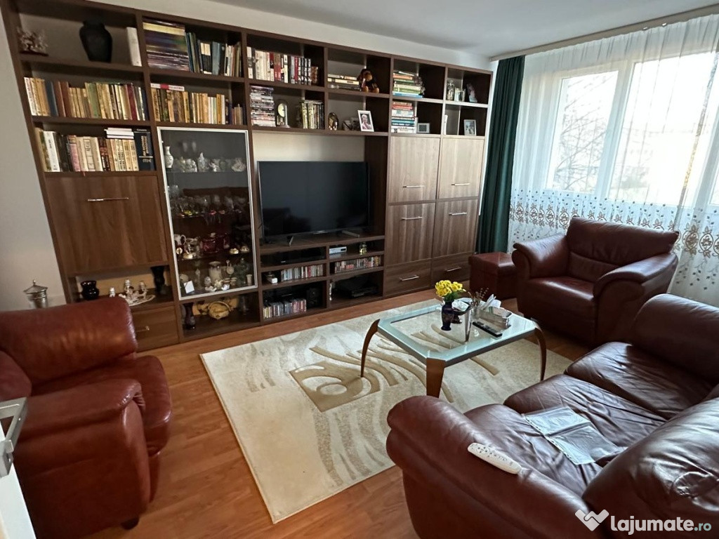 Apartament 3 camere cu garaj Aleea Istru