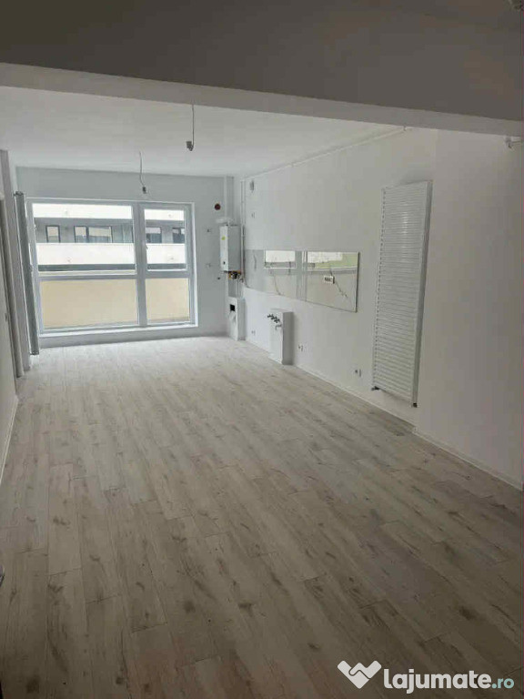 Apartament 2 camere, decomandat - zona Tractorul