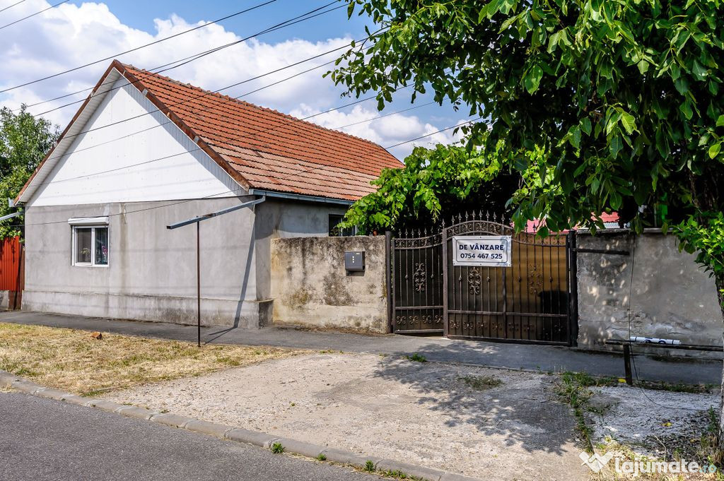 Casă individuală cu teren 328 mp în Bujac Comision 0