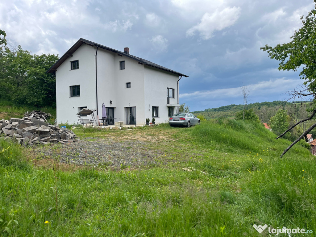 Casa în Berchez la 20 de km de Baia Mare