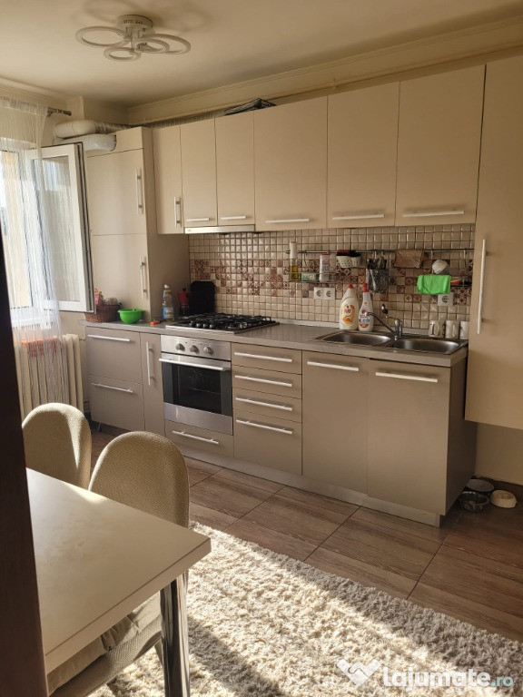 Apartament 2 camere, complet renovat, în Grigorescu, locatie excelenta