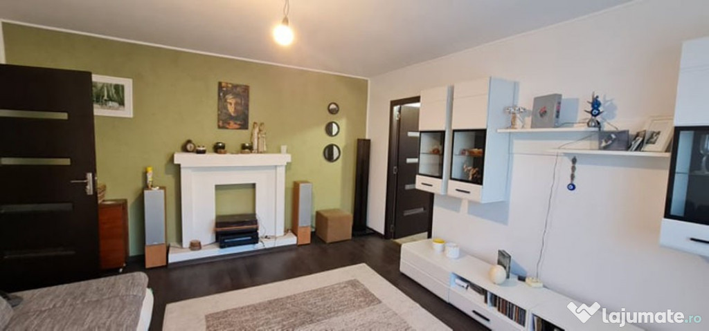 Apartament 2 camere de vanzare, cart. Rogerius