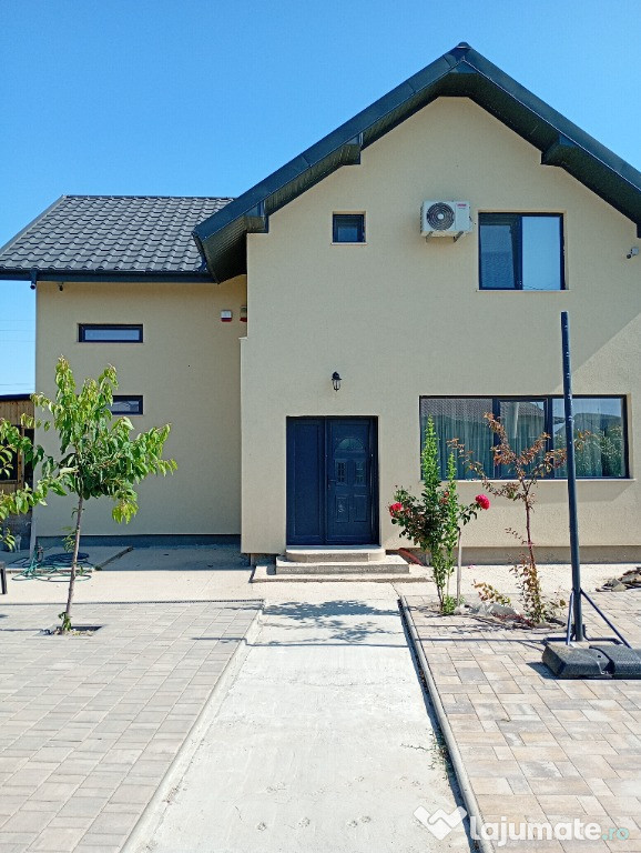 Casă individuală, 4 camere, curte amenajată proprietar Agigea