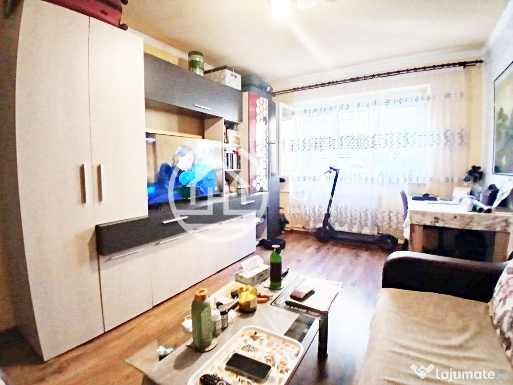 Apartament de vânzare cu 2 camere în zona Rogerius, Oradea