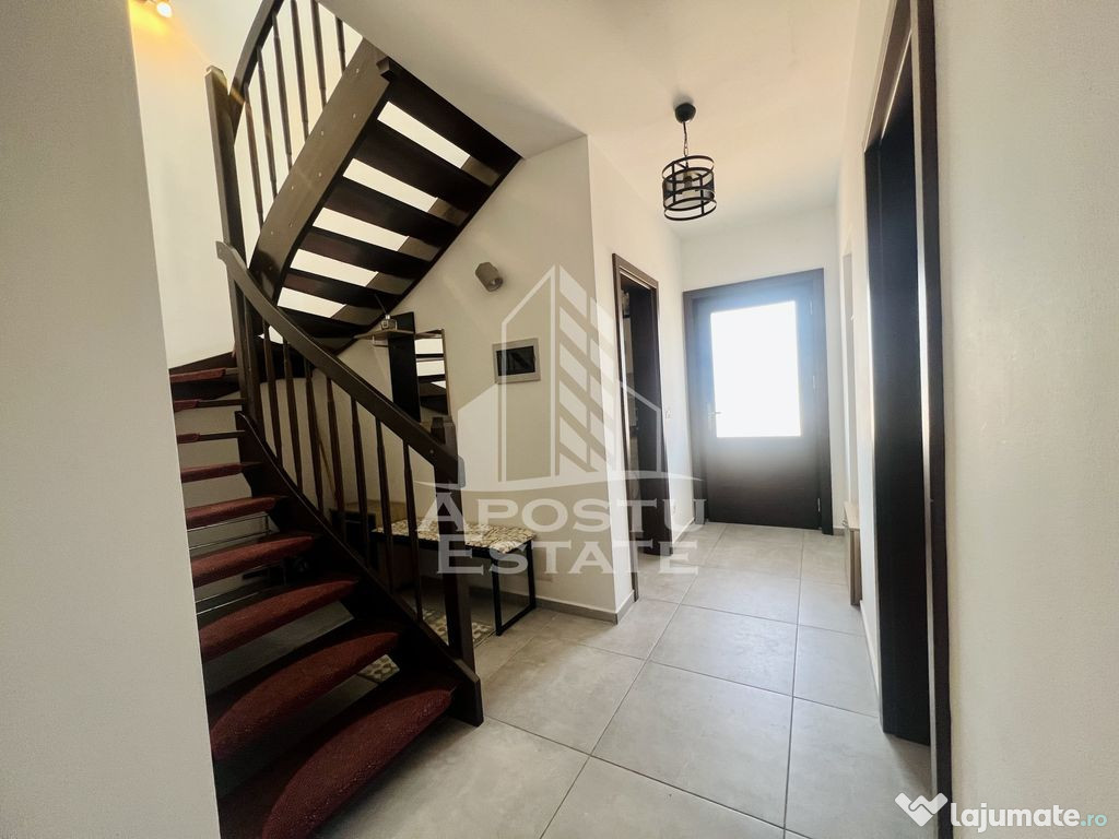 Casa cu 4 camere , 2 bai si curte proprie , in Dumbravita