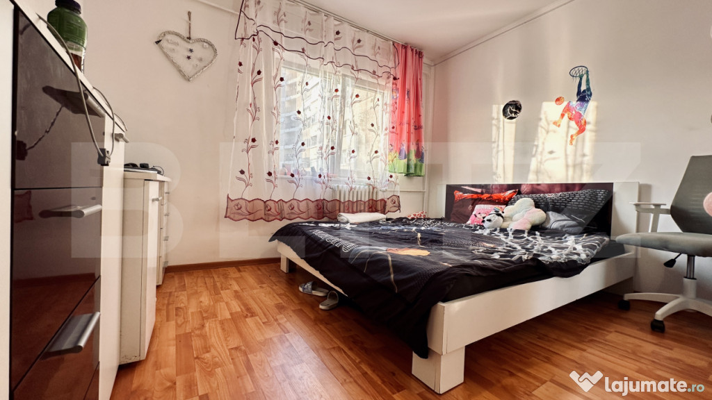Decebal, 3 camere cu 2 băi, decomandat
