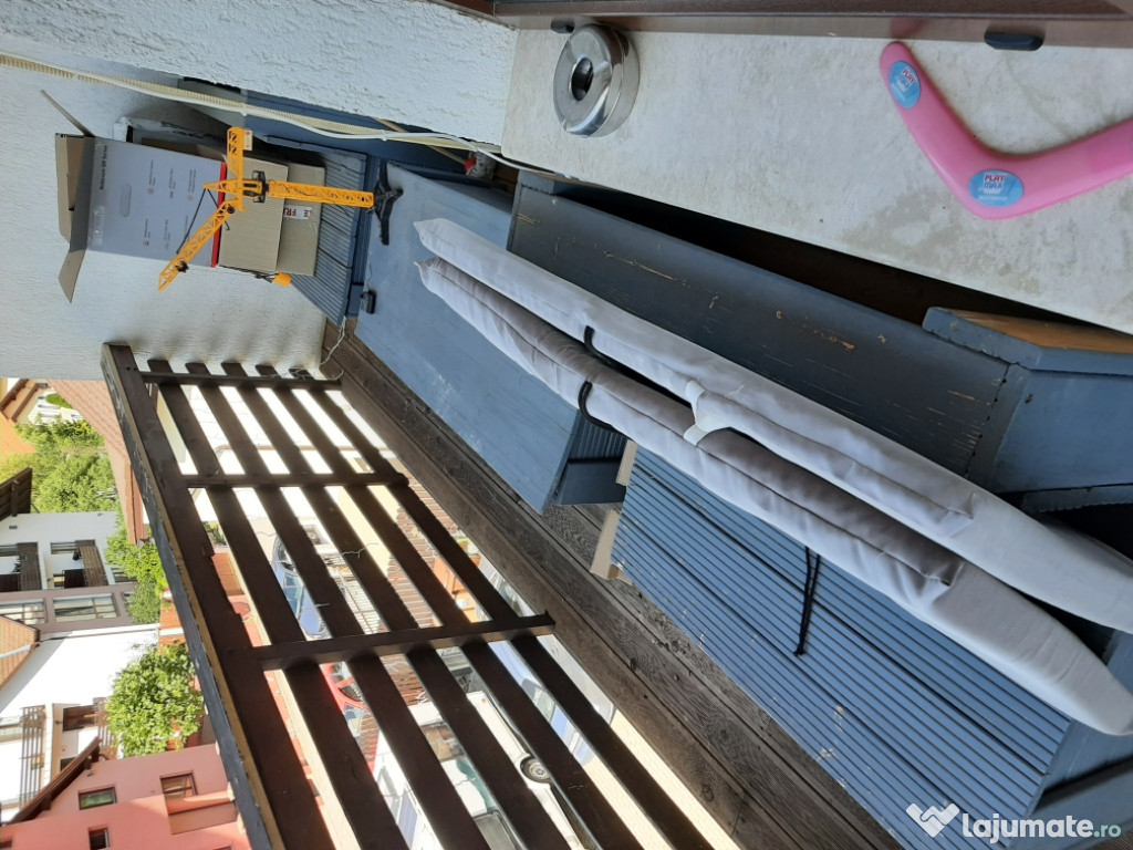 Vând mobilier terasa, balcon - lemn vopsit